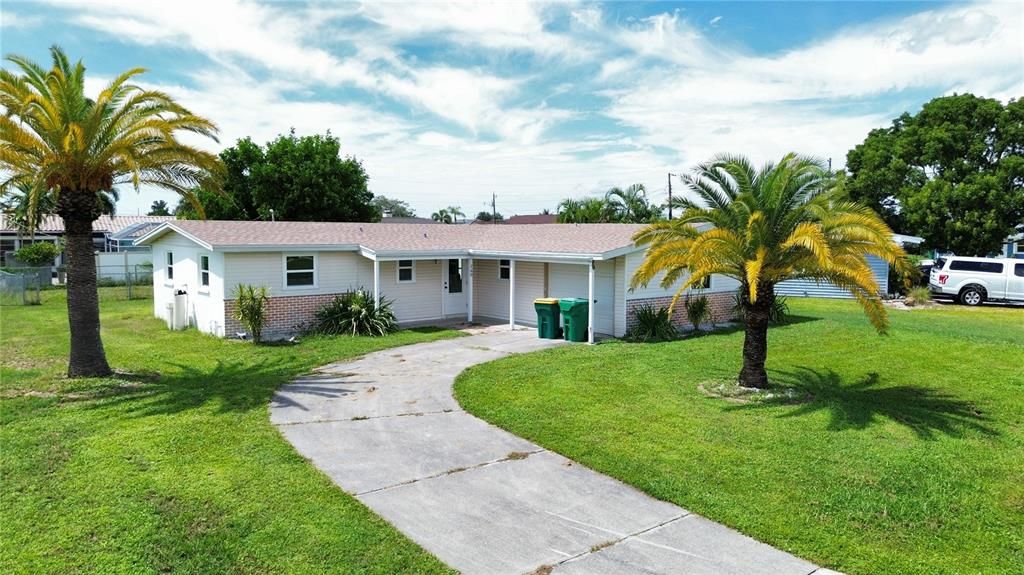 En Venta: $270,000 (4 camas, 2 baños, 1298 Pies cuadrados)