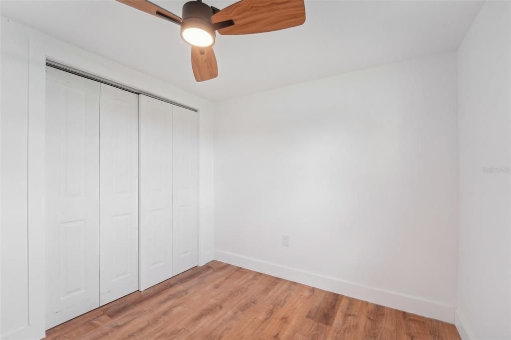 En Venta: $270,000 (4 camas, 2 baños, 1298 Pies cuadrados)