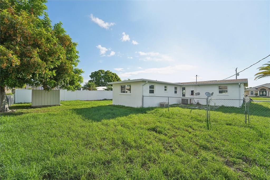 En Venta: $270,000 (4 camas, 2 baños, 1298 Pies cuadrados)