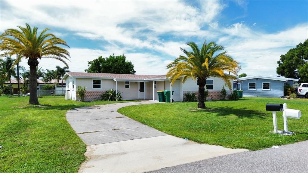 En Venta: $270,000 (4 camas, 2 baños, 1298 Pies cuadrados)