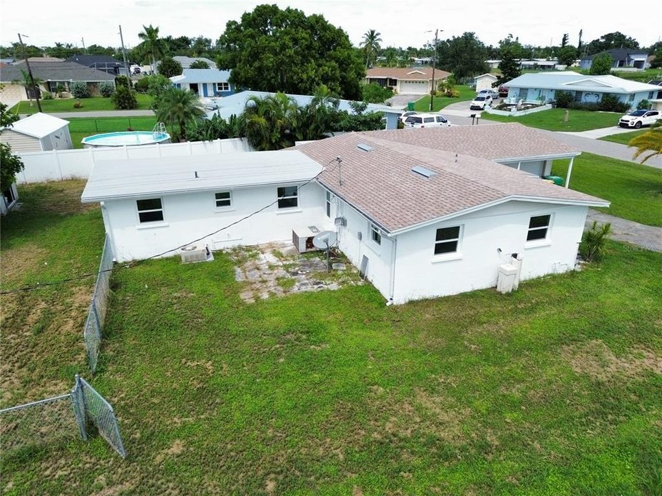 En Venta: $270,000 (4 camas, 2 baños, 1298 Pies cuadrados)