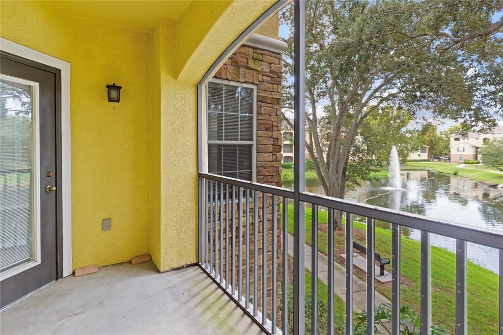For Sale: $185,000 (1 beds, 1 baths, 976 Square Feet)
