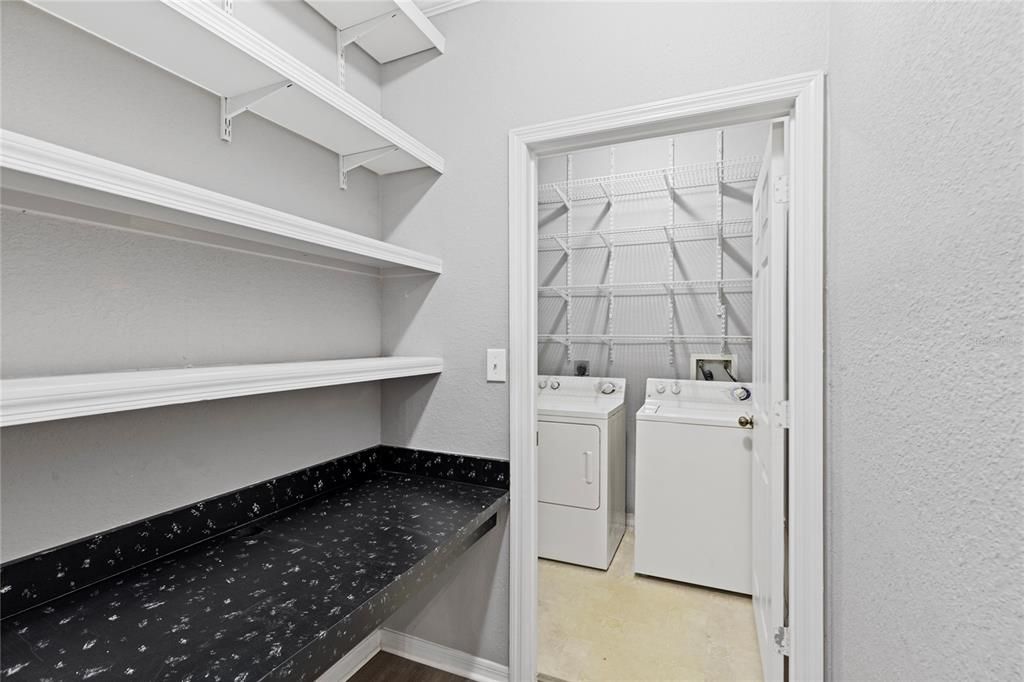For Sale: $185,000 (1 beds, 1 baths, 976 Square Feet)
