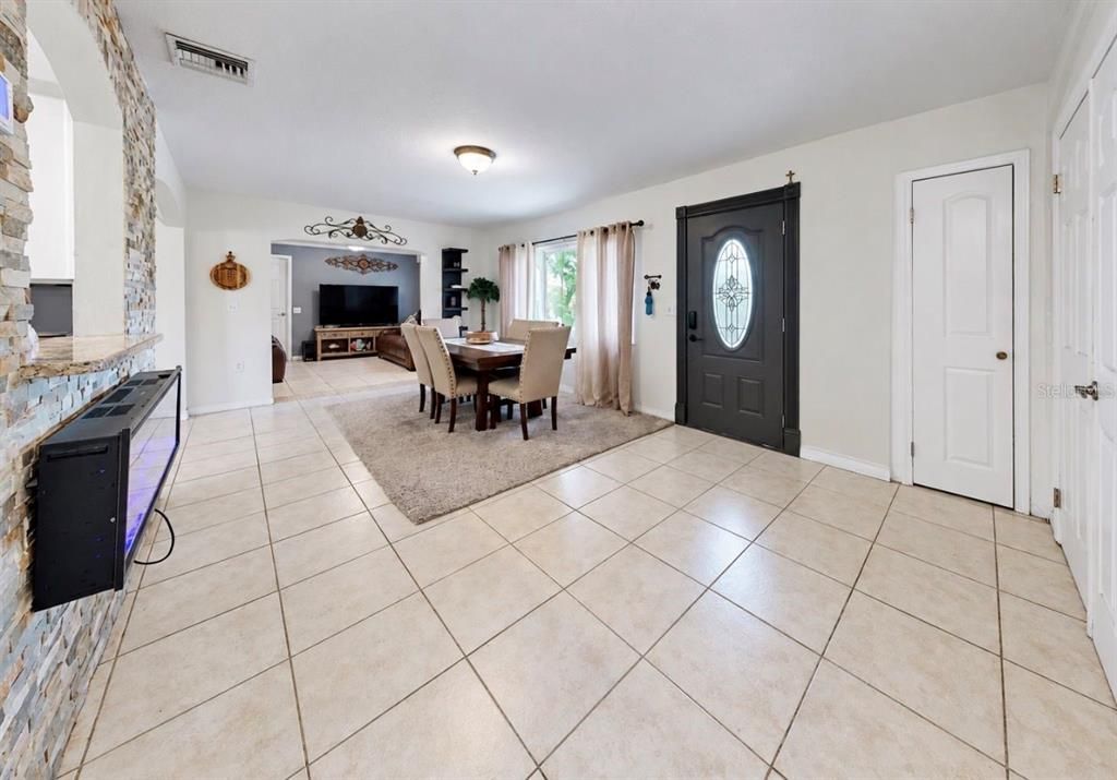 For Sale: $529,000 (3 beds, 3 baths, 2276 Square Feet)
