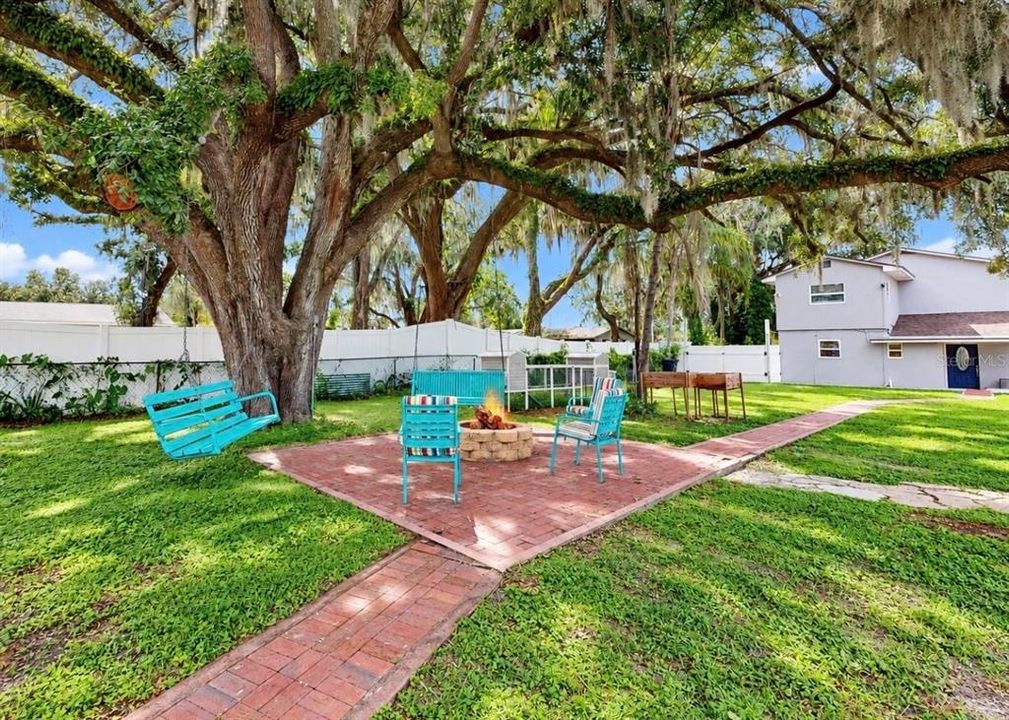 For Sale: $529,000 (3 beds, 3 baths, 2276 Square Feet)