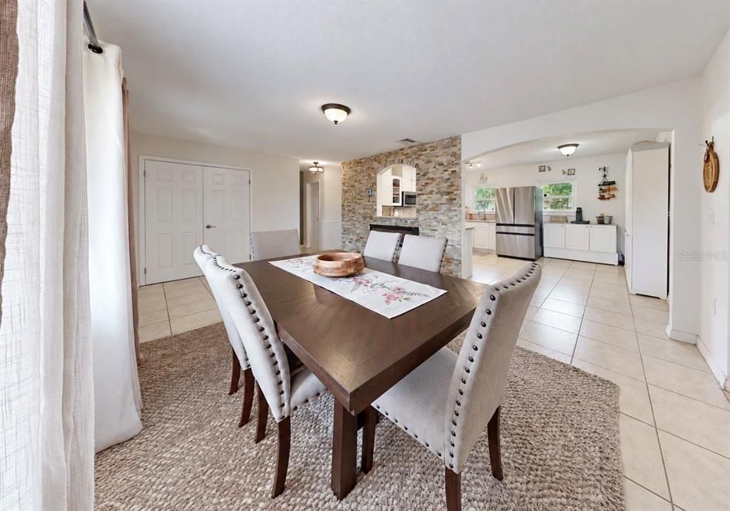 For Sale: $529,000 (3 beds, 3 baths, 2276 Square Feet)