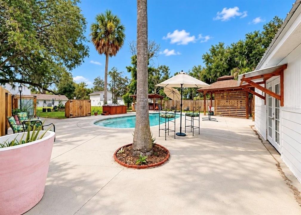 For Sale: $529,000 (3 beds, 3 baths, 2276 Square Feet)
