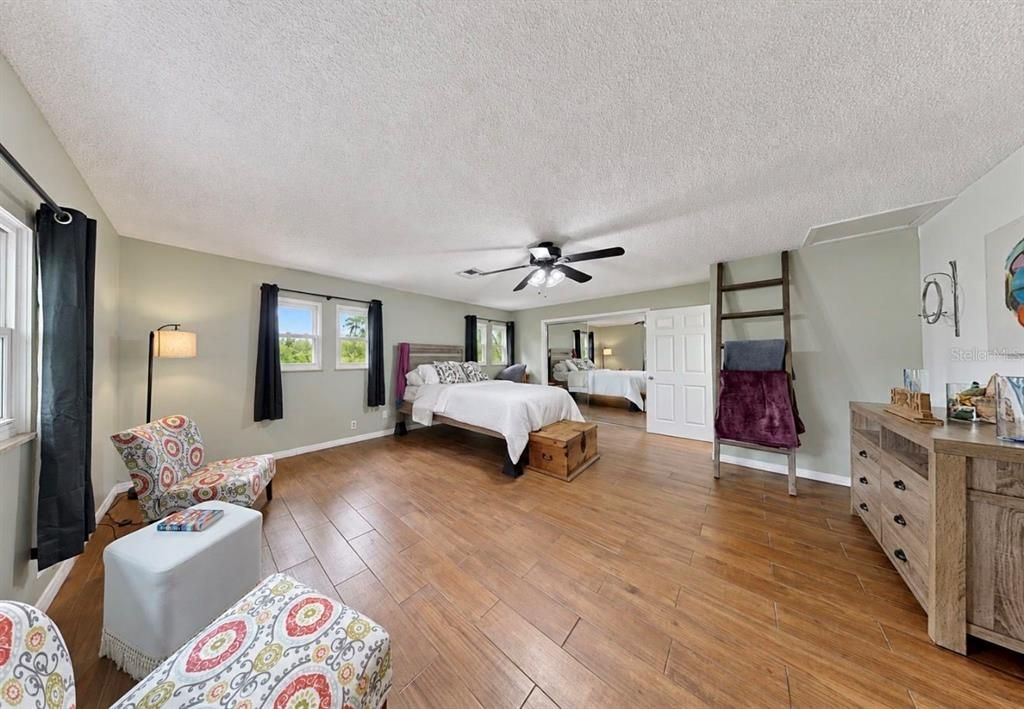 For Sale: $529,000 (3 beds, 3 baths, 2276 Square Feet)