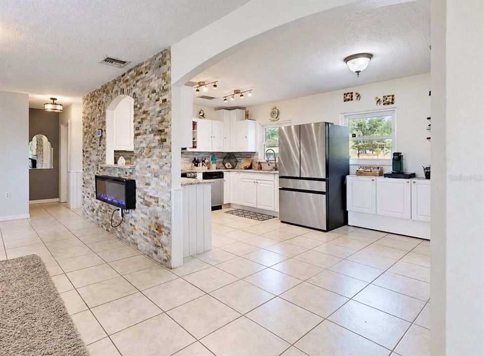 For Sale: $529,000 (3 beds, 3 baths, 2276 Square Feet)