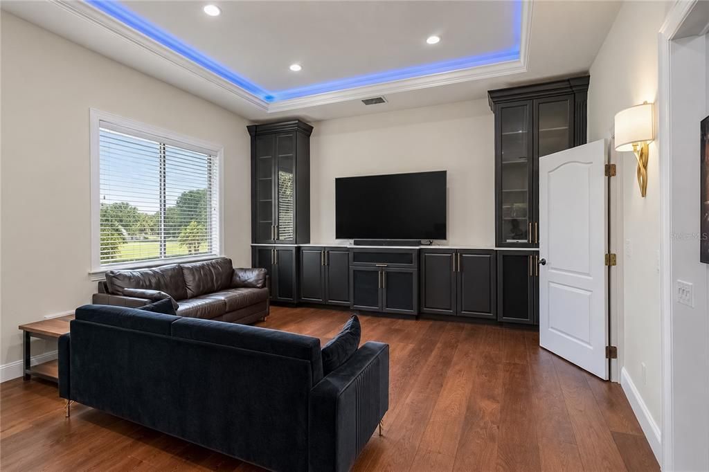 For Sale: $2,499,000 (5 beds, 6 baths, 7223 Square Feet)