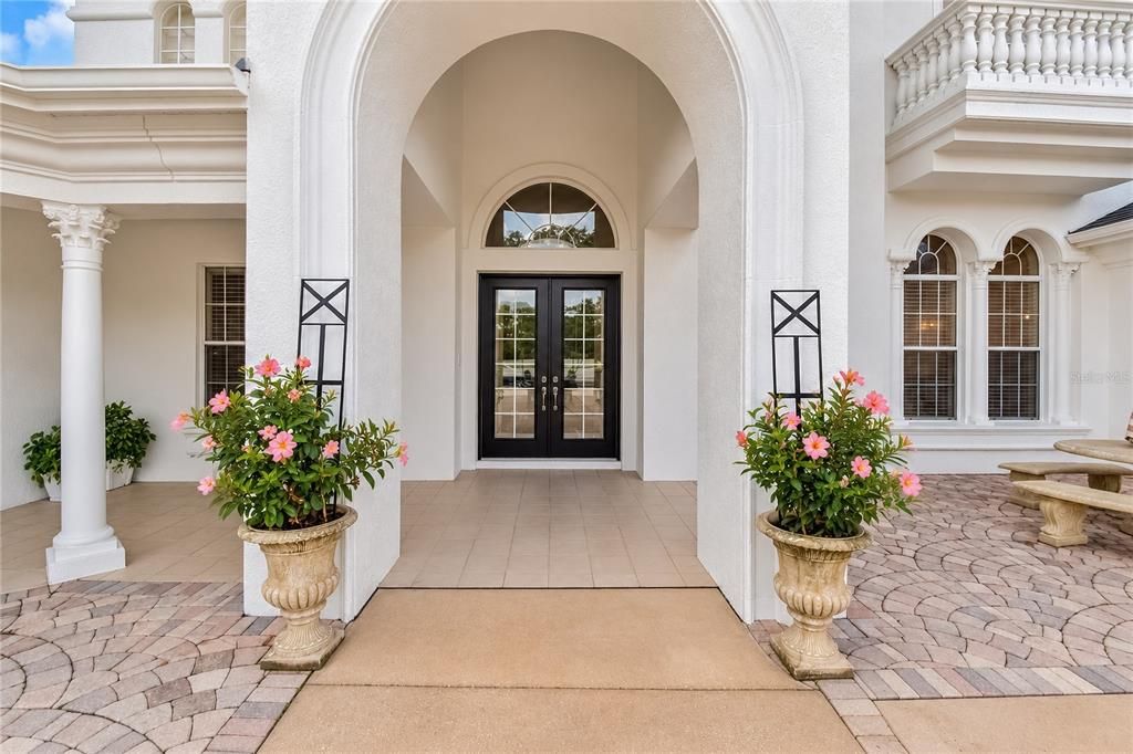 For Sale: $2,499,000 (5 beds, 6 baths, 7223 Square Feet)