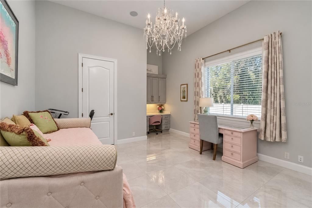 For Sale: $2,499,000 (5 beds, 6 baths, 7223 Square Feet)