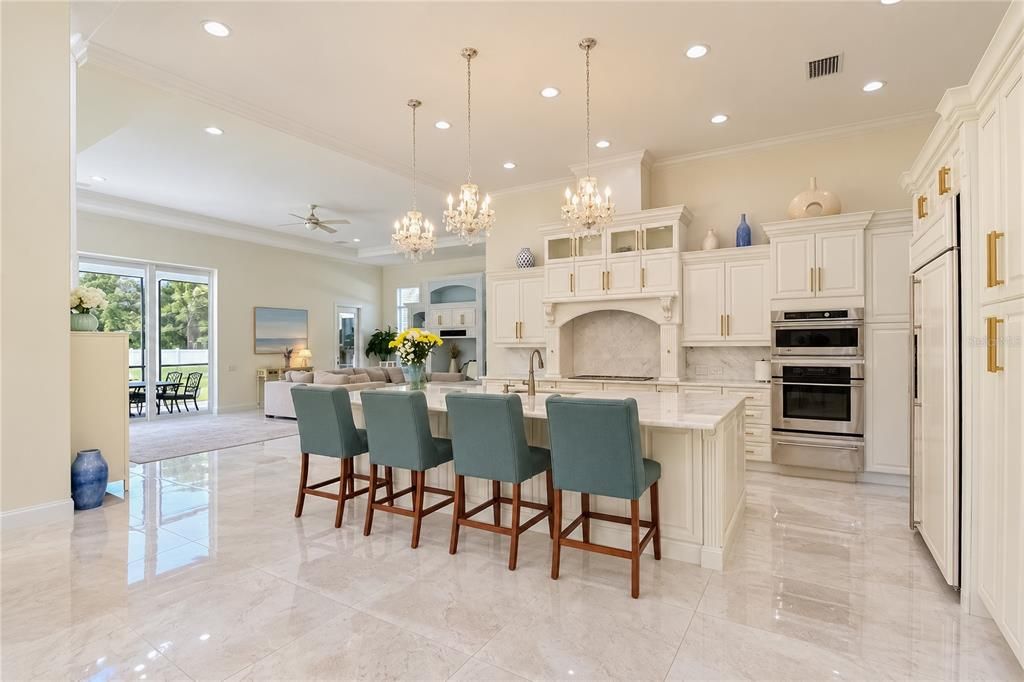 For Sale: $2,499,000 (5 beds, 6 baths, 7223 Square Feet)