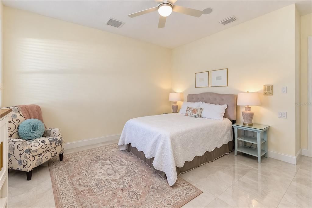 For Sale: $2,499,000 (5 beds, 6 baths, 7223 Square Feet)