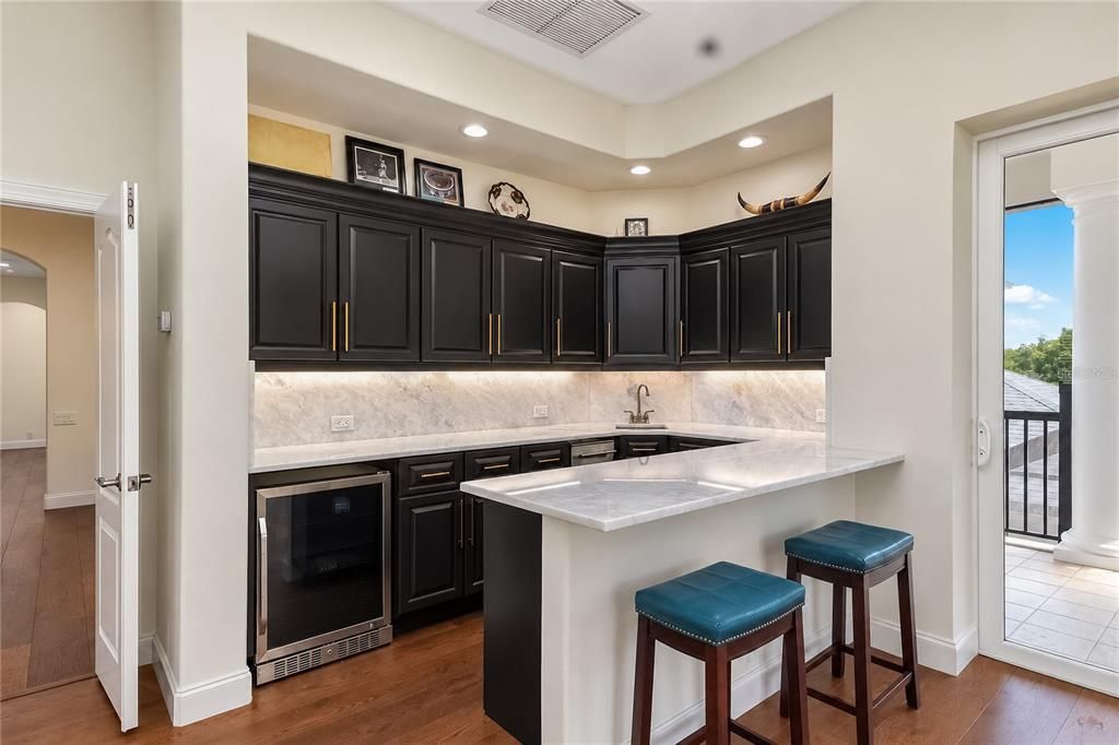 For Sale: $2,499,000 (5 beds, 6 baths, 7223 Square Feet)