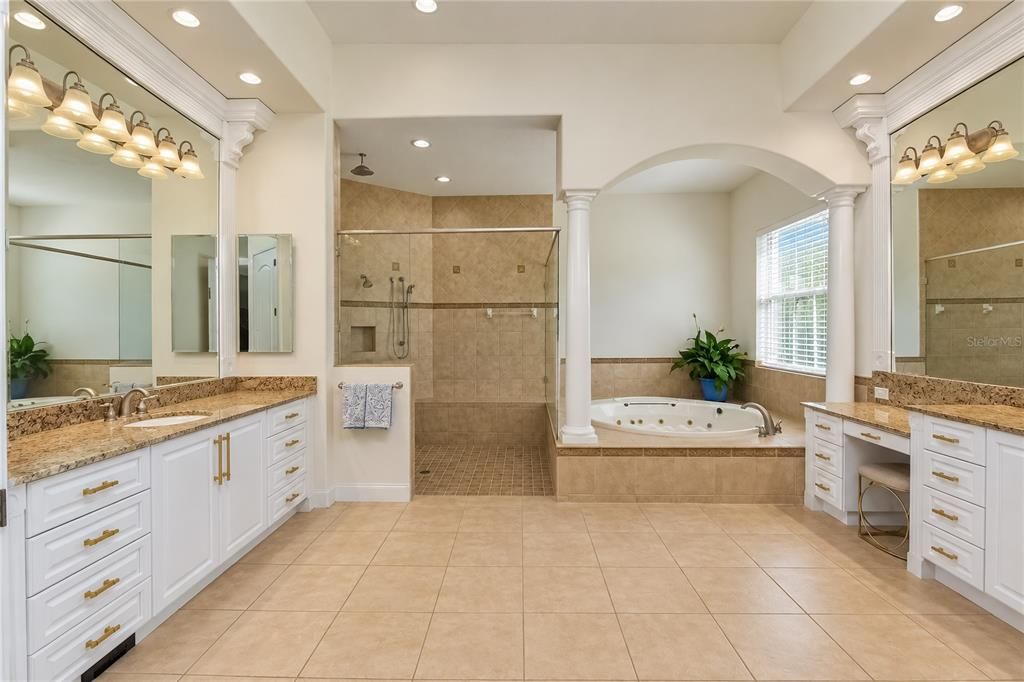 For Sale: $2,499,000 (5 beds, 6 baths, 7223 Square Feet)