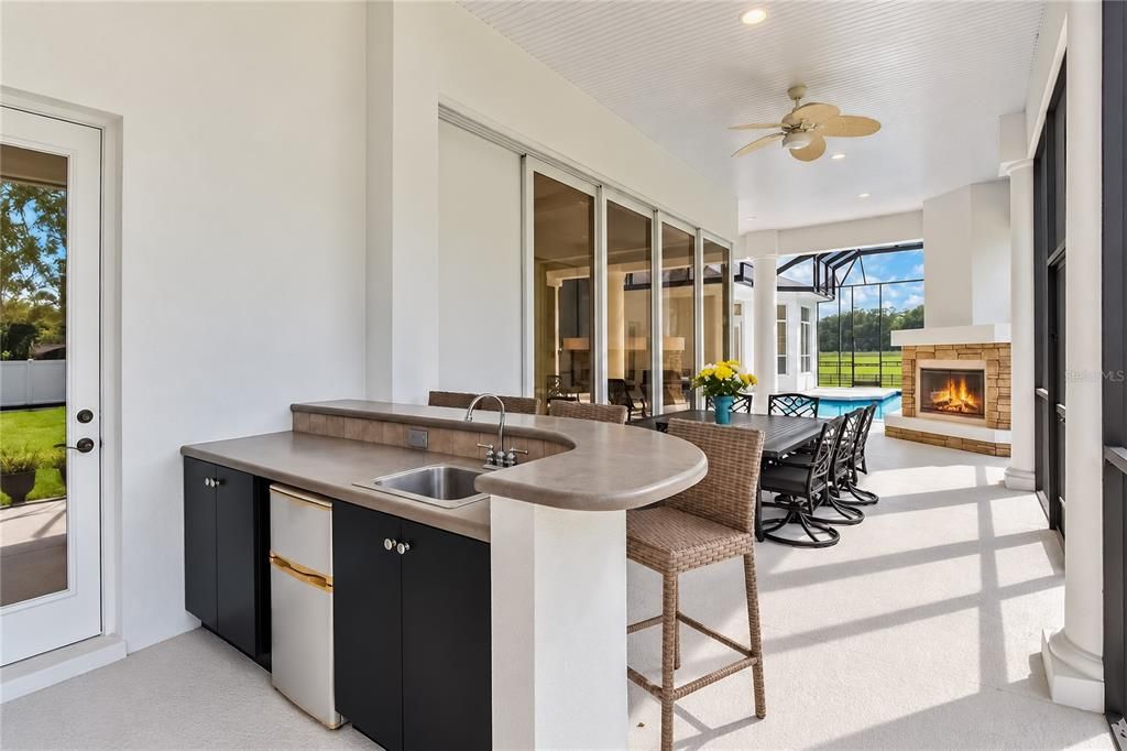 For Sale: $2,499,000 (5 beds, 6 baths, 7223 Square Feet)