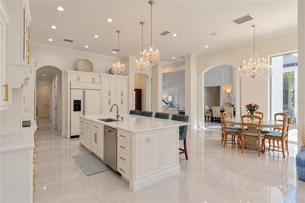 For Sale: $2,499,000 (5 beds, 6 baths, 7223 Square Feet)