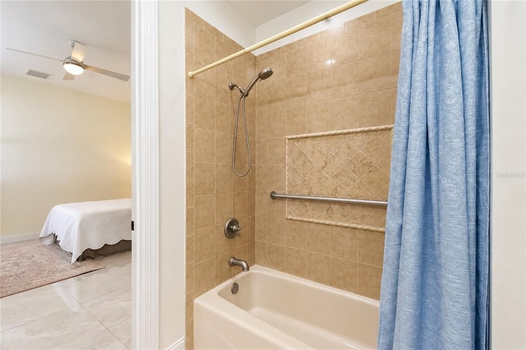 For Sale: $2,499,000 (5 beds, 6 baths, 7223 Square Feet)