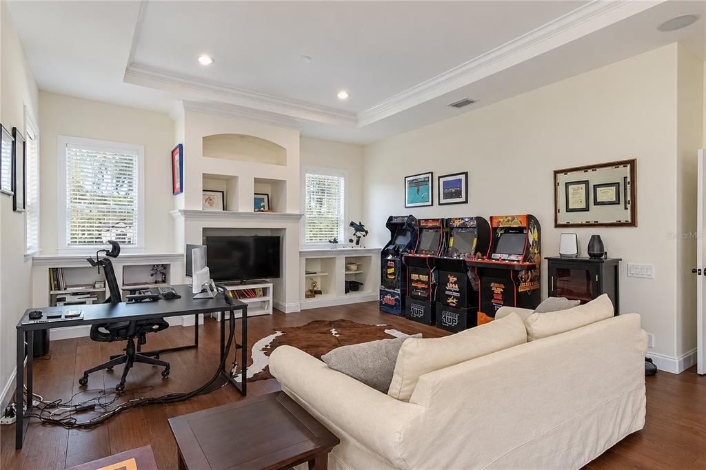 For Sale: $2,499,000 (5 beds, 6 baths, 7223 Square Feet)