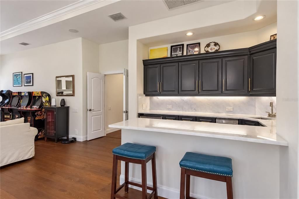 For Sale: $2,499,000 (5 beds, 6 baths, 7223 Square Feet)