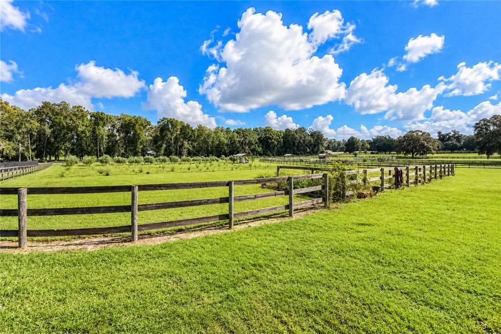 For Sale: $2,499,000 (5 beds, 6 baths, 7223 Square Feet)