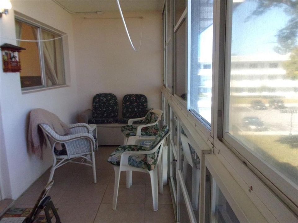 For Rent: $1,595 (2 beds, 1 baths, 874 Square Feet)