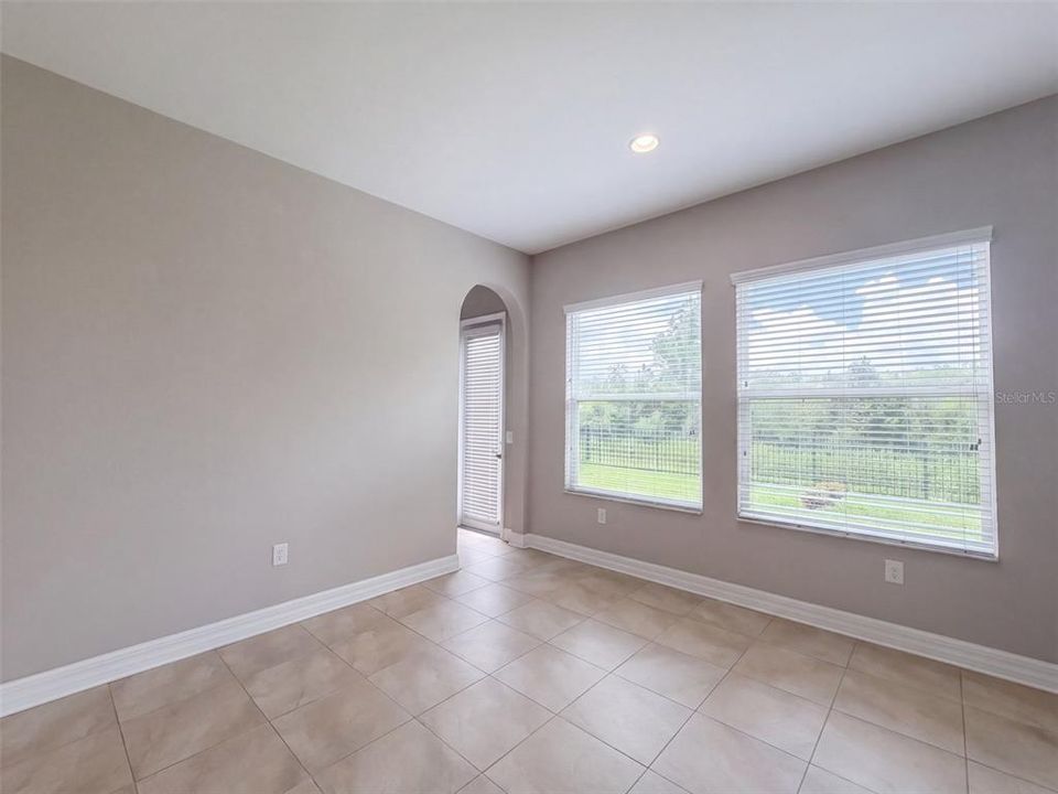 En Venta: $720,000 (5 camas, 4 baños, 4439 Pies cuadrados)