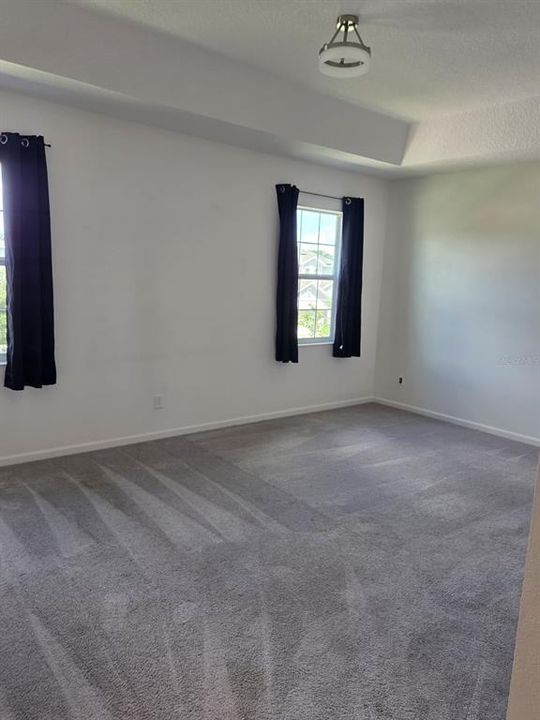 For Rent: $3,200 (5 beds, 3 baths, 3275 Square Feet)