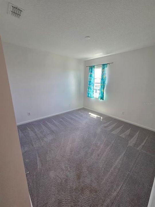 For Rent: $3,200 (5 beds, 3 baths, 3275 Square Feet)