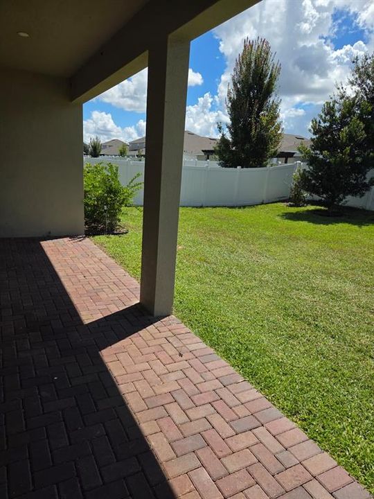 For Rent: $3,200 (5 beds, 3 baths, 3275 Square Feet)
