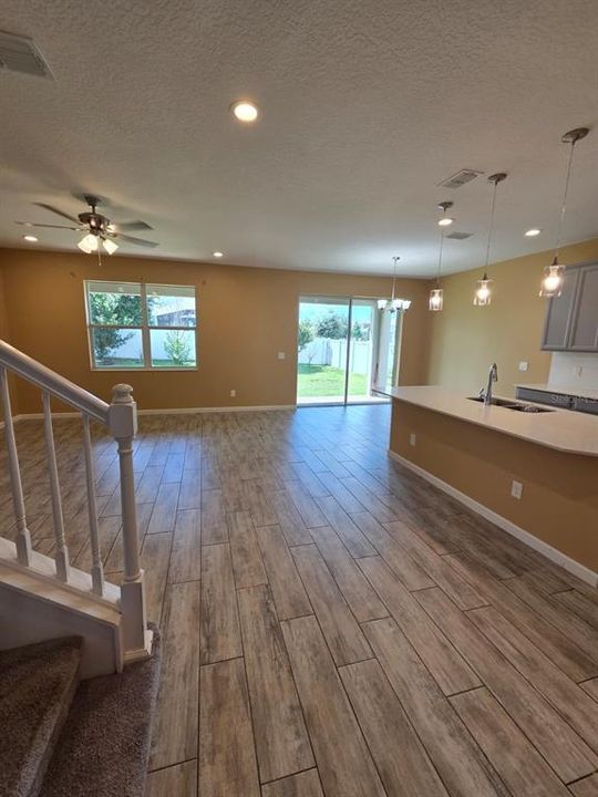 For Rent: $3,200 (5 beds, 3 baths, 3275 Square Feet)