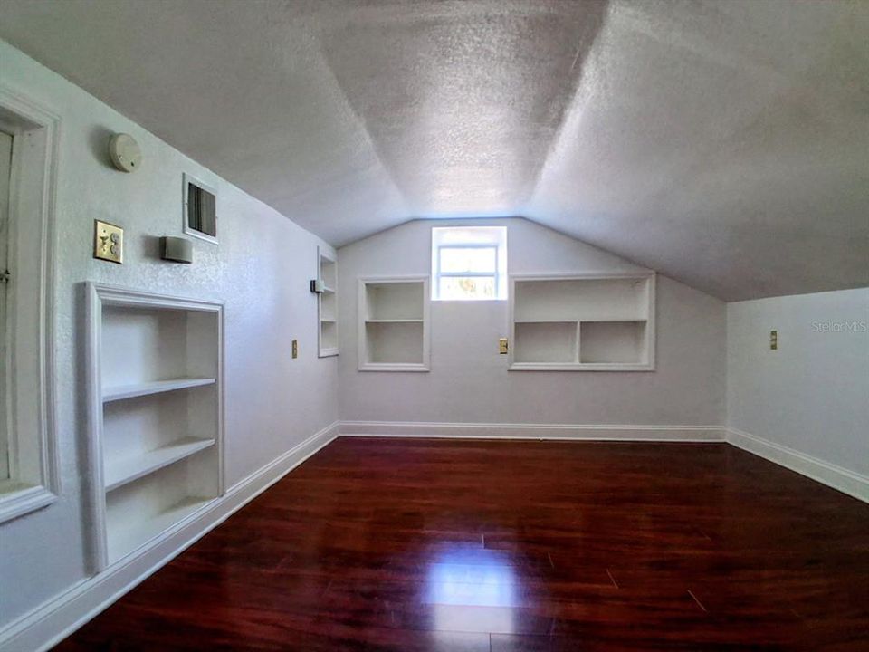 For Sale: $590,000 (5 beds, 3 baths, 2812 Square Feet)