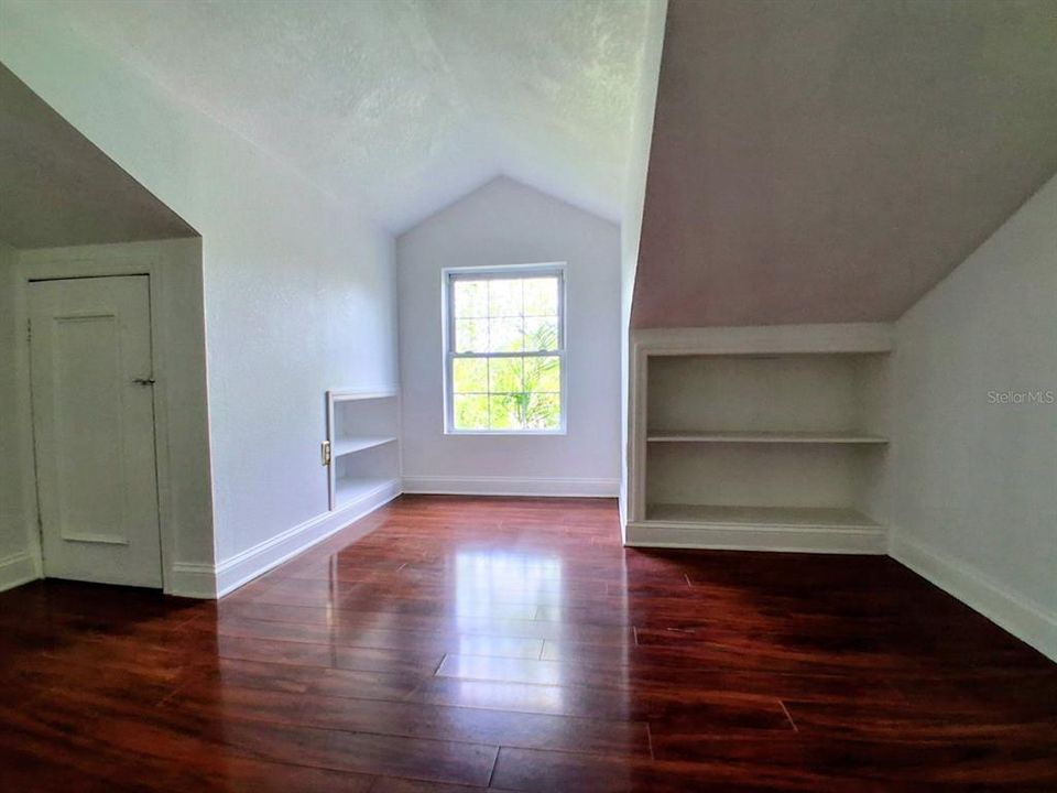 For Sale: $590,000 (5 beds, 3 baths, 2812 Square Feet)