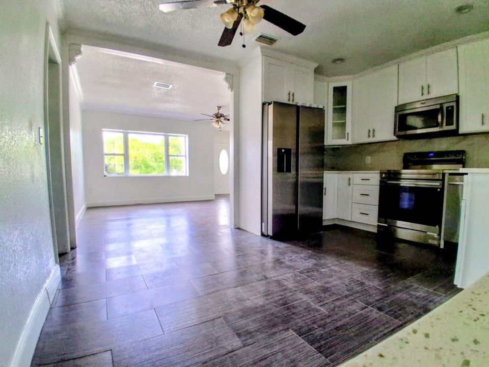 For Sale: $590,000 (5 beds, 3 baths, 2812 Square Feet)