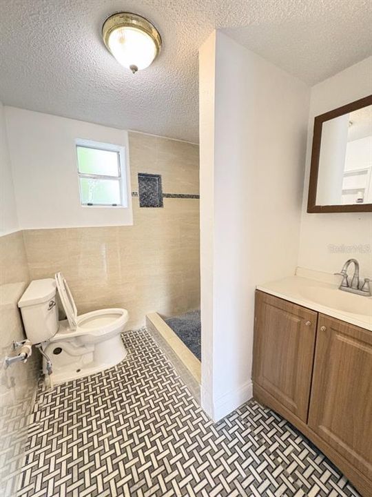For Sale: $590,000 (5 beds, 3 baths, 2812 Square Feet)