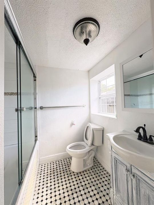 For Sale: $590,000 (5 beds, 3 baths, 2812 Square Feet)