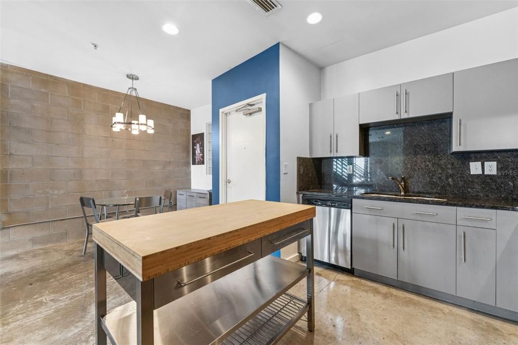 В аренду: $2,850 (2 спален, 2 ванн, 1259 Квадратных фут)