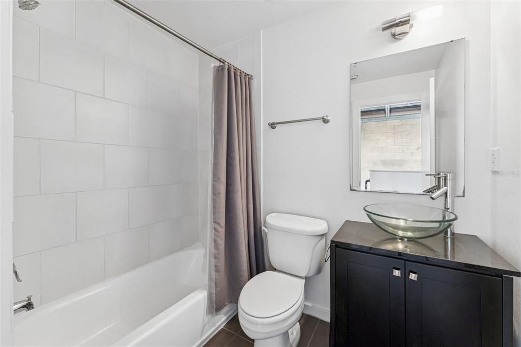В аренду: $2,850 (2 спален, 2 ванн, 1259 Квадратных фут)