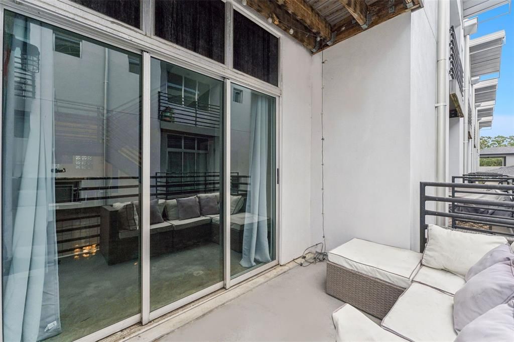 В аренду: $2,850 (2 спален, 2 ванн, 1259 Квадратных фут)