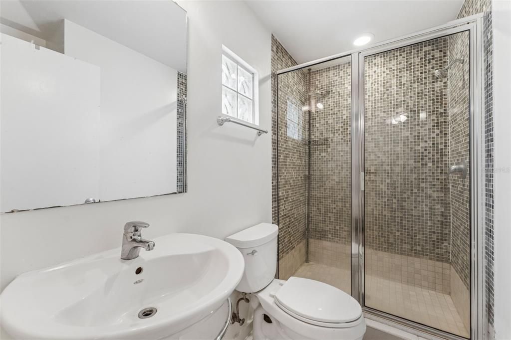 В аренду: $2,850 (2 спален, 2 ванн, 1259 Квадратных фут)