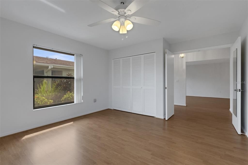 На продажу: $295,000 (3 спален, 2 ванн, 1804 Квадратных фут)