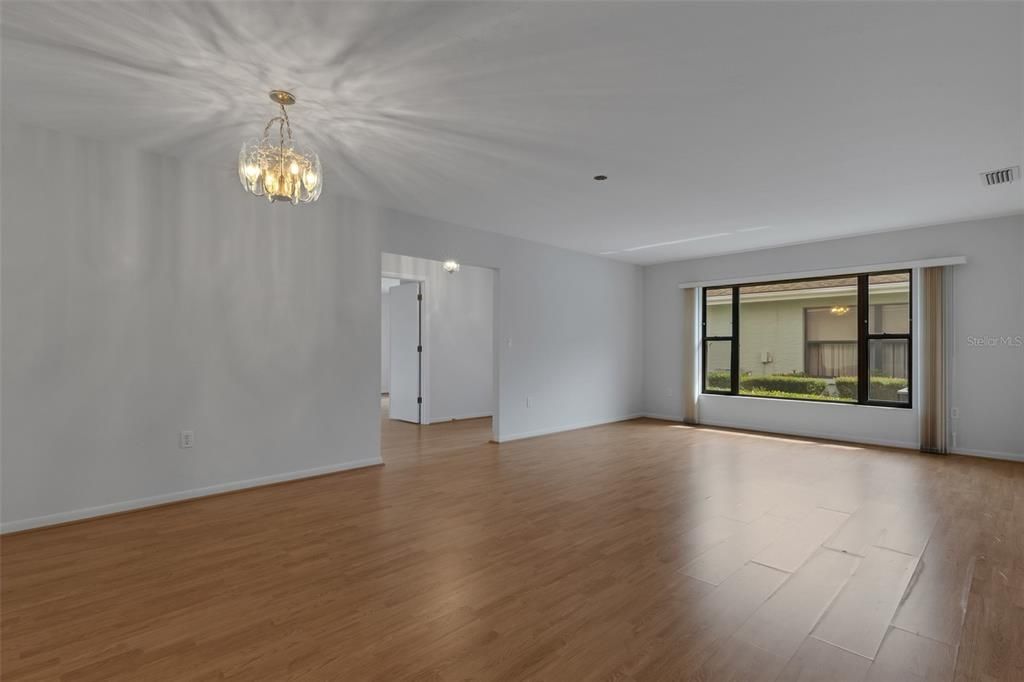 На продажу: $295,000 (3 спален, 2 ванн, 1804 Квадратных фут)