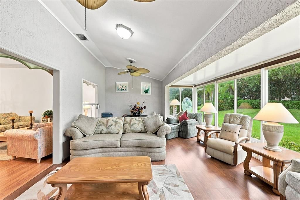 For Sale: $286,000 (2 beds, 2 baths, 1707 Square Feet)