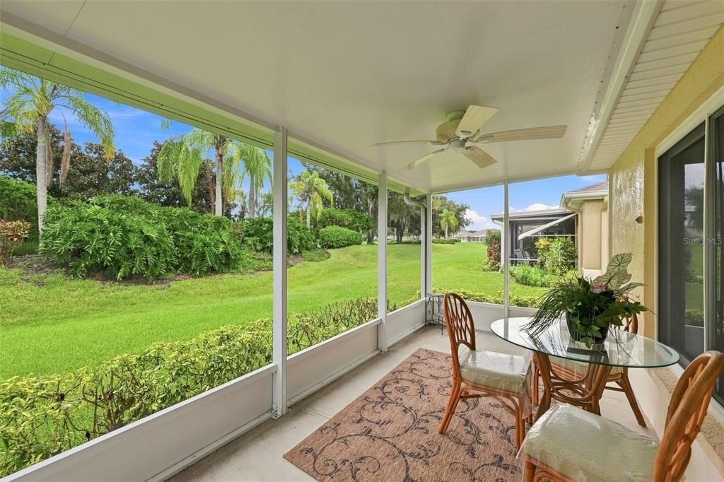 For Sale: $286,000 (2 beds, 2 baths, 1707 Square Feet)