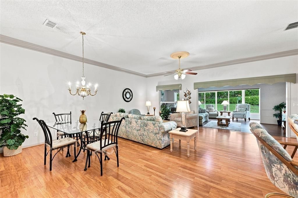 For Sale: $286,000 (2 beds, 2 baths, 1707 Square Feet)