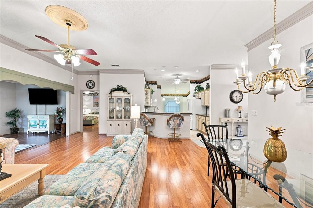 For Sale: $286,000 (2 beds, 2 baths, 1707 Square Feet)