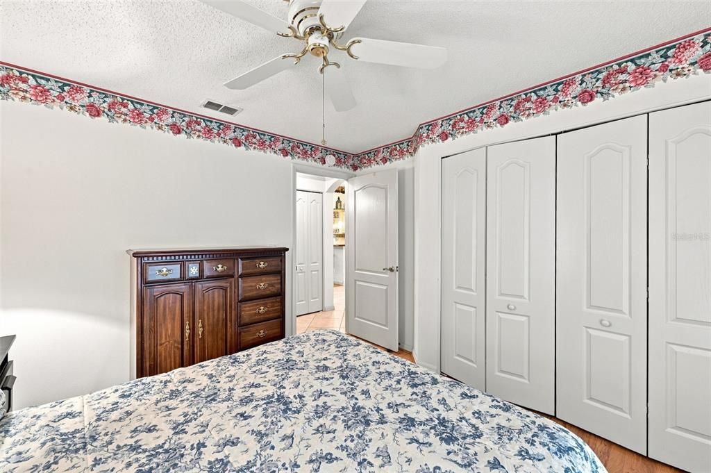 For Sale: $286,000 (2 beds, 2 baths, 1707 Square Feet)