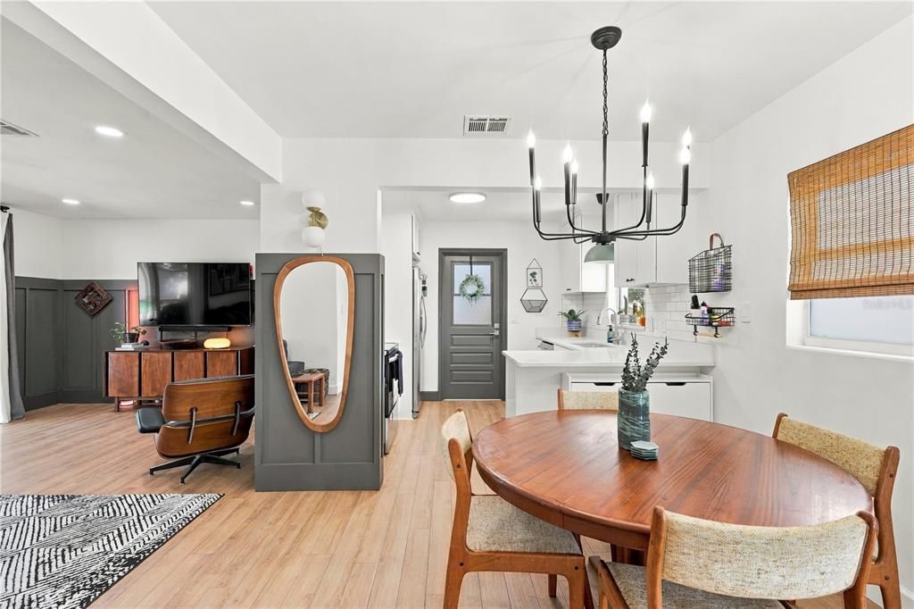 En Venta: $429,900 (3 camas, 2 baños, 1244 Pies cuadrados)