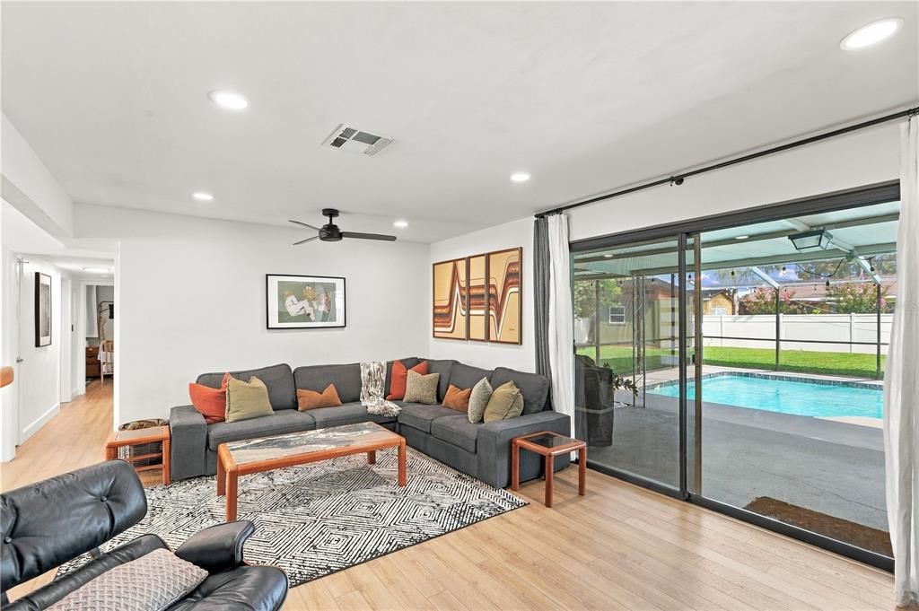 En Venta: $429,900 (3 camas, 2 baños, 1244 Pies cuadrados)